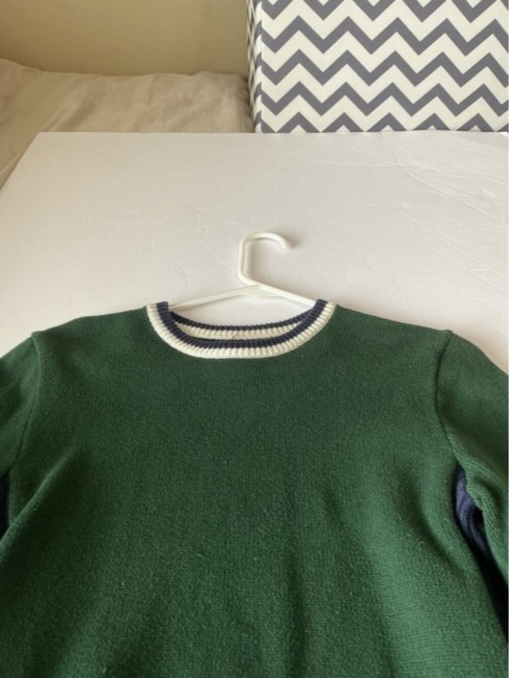 Vintage Y2K Green & Navy Crewneck Sweater with Contrast ribbed Side Panels - Picture 11 of 13